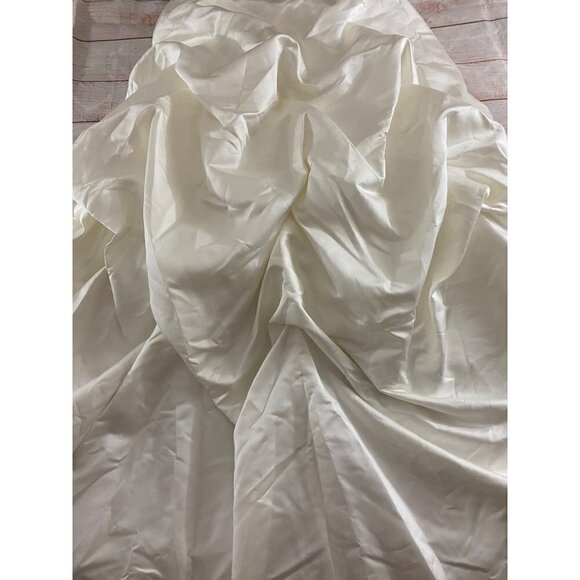 Demetrios Women's Ivory Sleeveless Ball Gown Wedding Dress - 2 - Picture 13 of 15